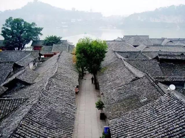 青瓦灰墻，高瓴飛檐，處處消磨時(shí)光
