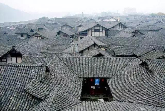 青瓦灰墻，高瓴飛檐，處處消磨時(shí)光